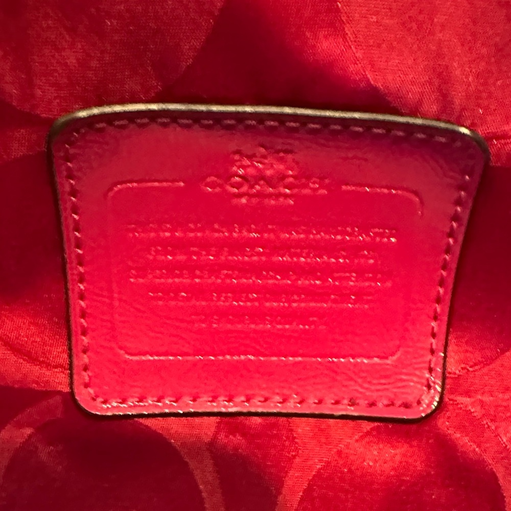 Coach Satin Logo XL Red Packable NY Weekend Tote with Removable Pouch Pre-Owned - Picture 10 of 15